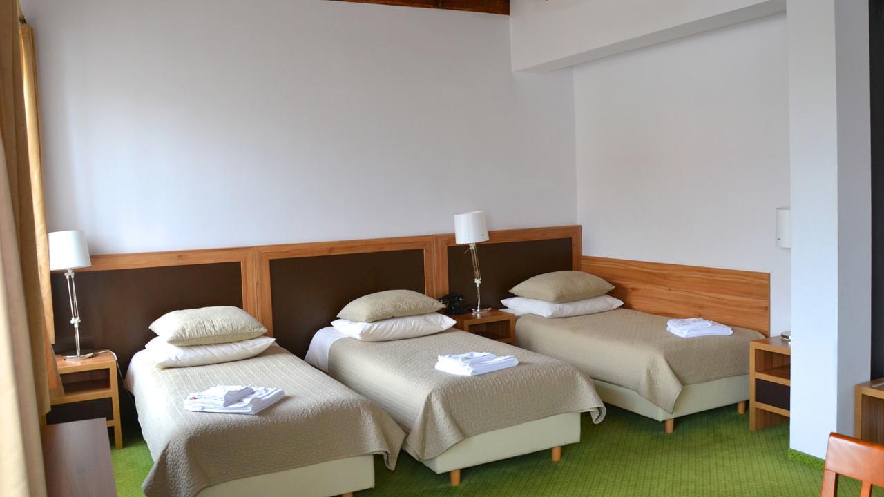 Tawerna Kaper Otel Iława Dış mekan fotoğraf