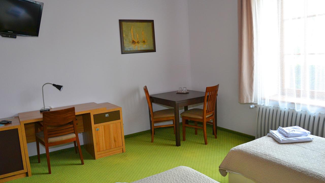 Tawerna Kaper Otel Iława Dış mekan fotoğraf