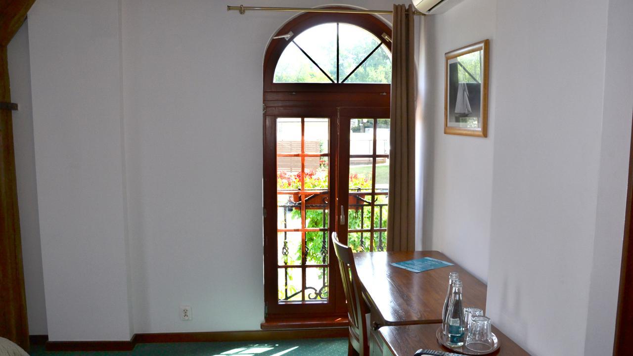 Tawerna Kaper Otel Iława Dış mekan fotoğraf