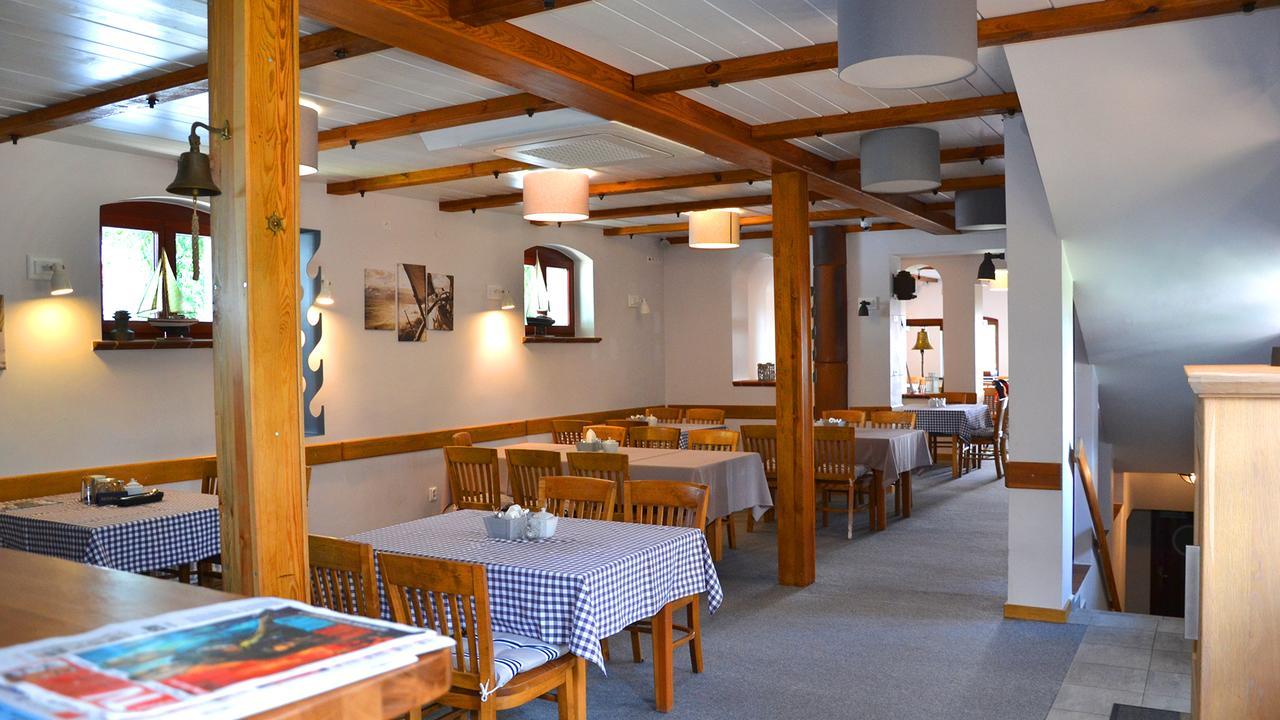 Tawerna Kaper Otel Iława Dış mekan fotoğraf