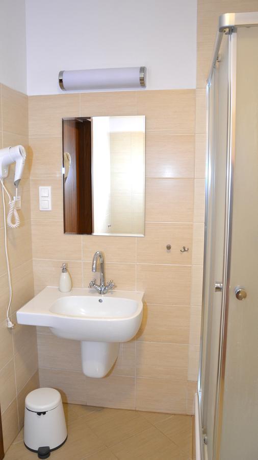 Tawerna Kaper Otel Iława Dış mekan fotoğraf