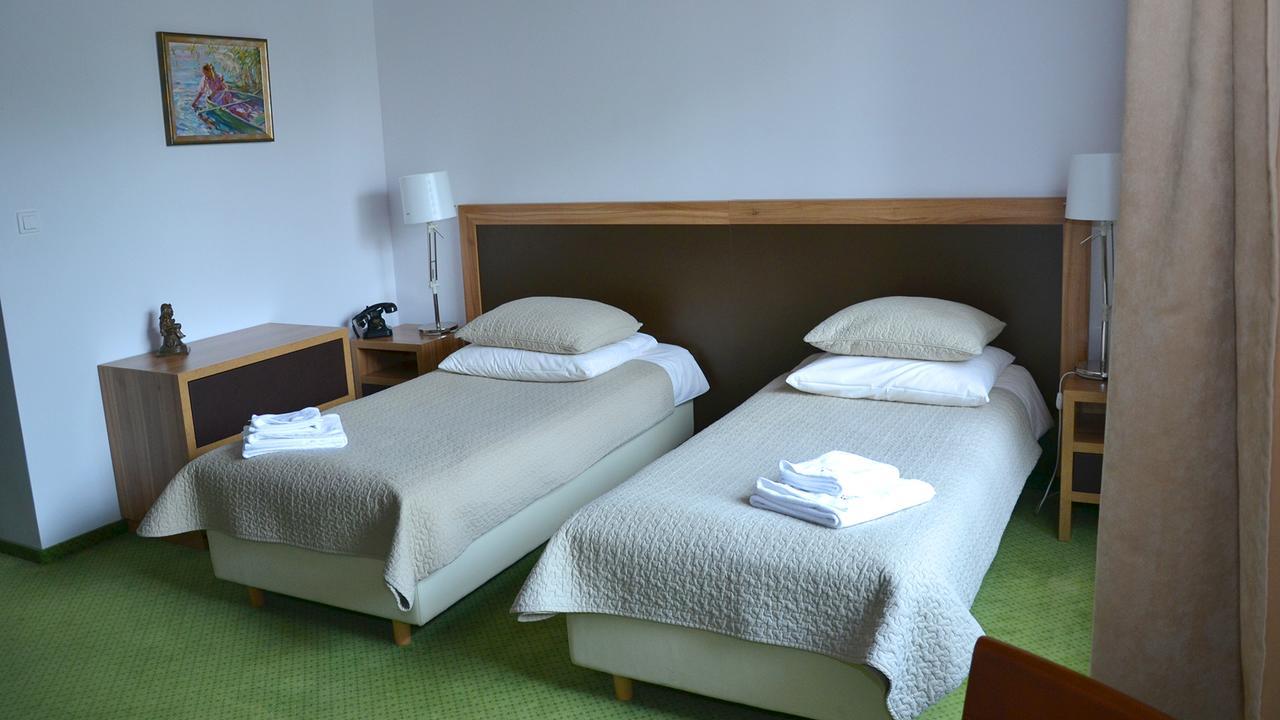 Tawerna Kaper Otel Iława Dış mekan fotoğraf