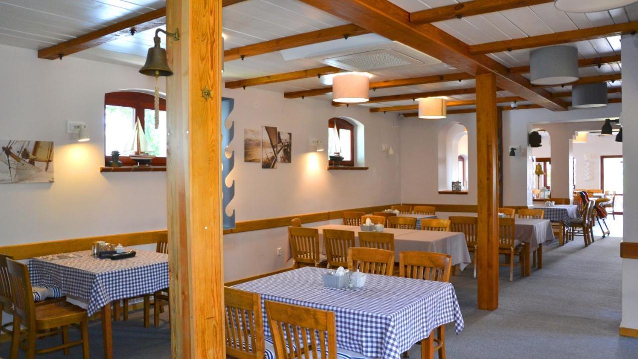 Tawerna Kaper Otel Iława Dış mekan fotoğraf