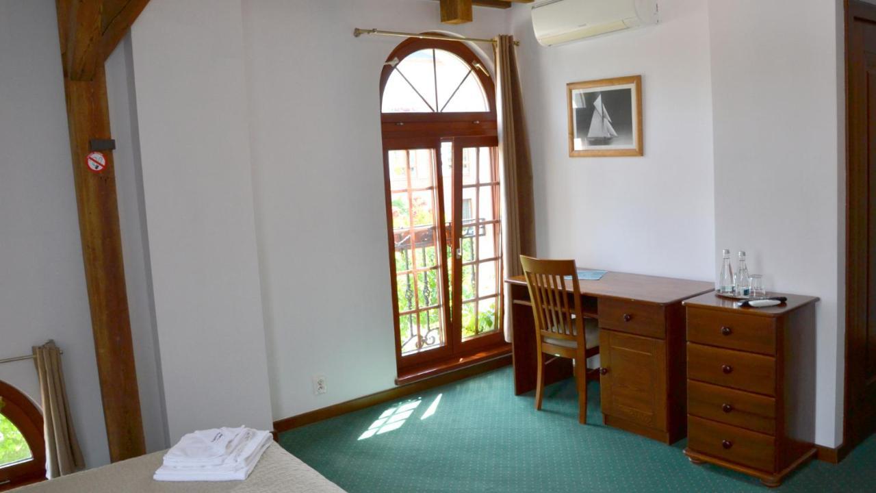 Tawerna Kaper Otel Iława Dış mekan fotoğraf